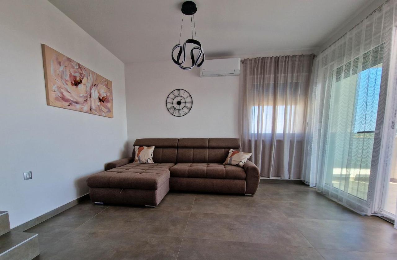 Villa Poseidon Novalja Buitenkant foto