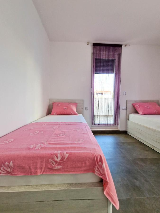 Villa Poseidon Novalja Buitenkant foto